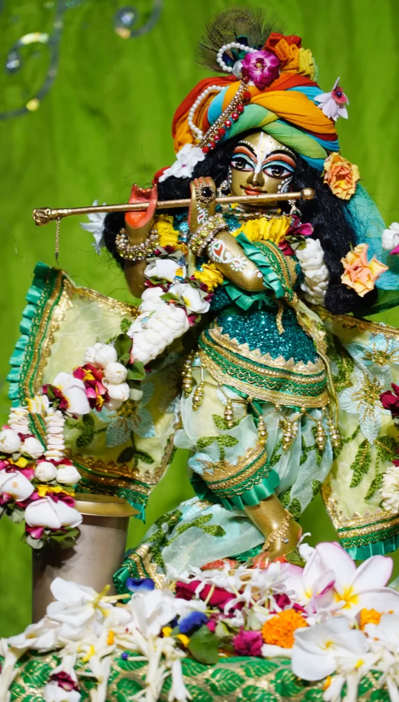 Aarti kunj bihariki Girdhar krishna muririki Lyrics